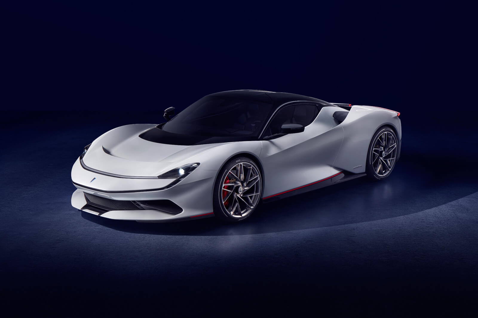 U kolovozu predstavljeni Pininfarinin prvi automobil, nastao u suradnji s Rimcem, stiže u prodaju sljedeće godine. Battista, kako se službeno zove, dijeli neke elemente s Rimčevim modelom C_Two, poput pogonskog sustava. No, kako su rekli iz obje kompanije, radi se o dva različita automobila, koji imaju vlastite karaktere i podešenja. Također, zanimljivo je za istaknuti da je uz sve modele Ferrarija, Maseratija i Lamborghinija koji se proizvode u Italiji, Pininfarinin Battista najsnažniji cestovni automobil ikada proizveden u Italiji.