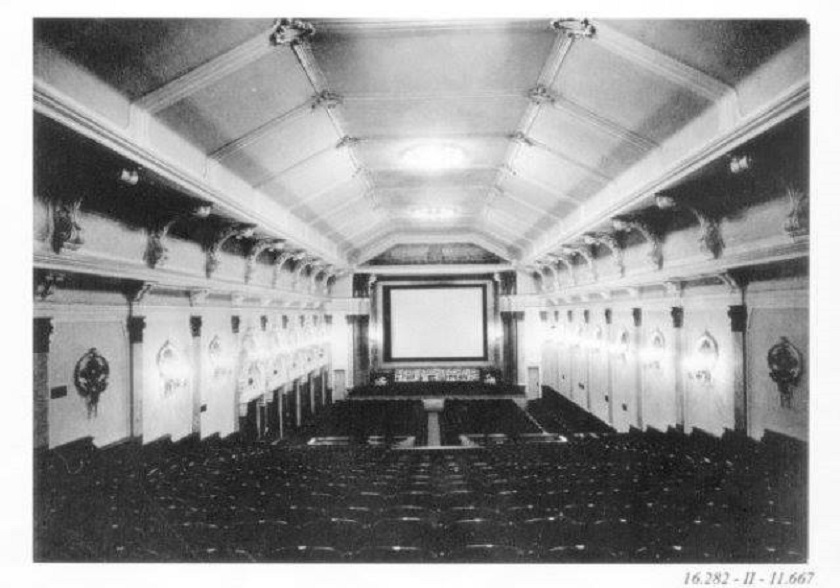Kino Europa sagrađeno je 1925. godine, a tijekom osamdesetih nosilo je ime Kino Balkan.
