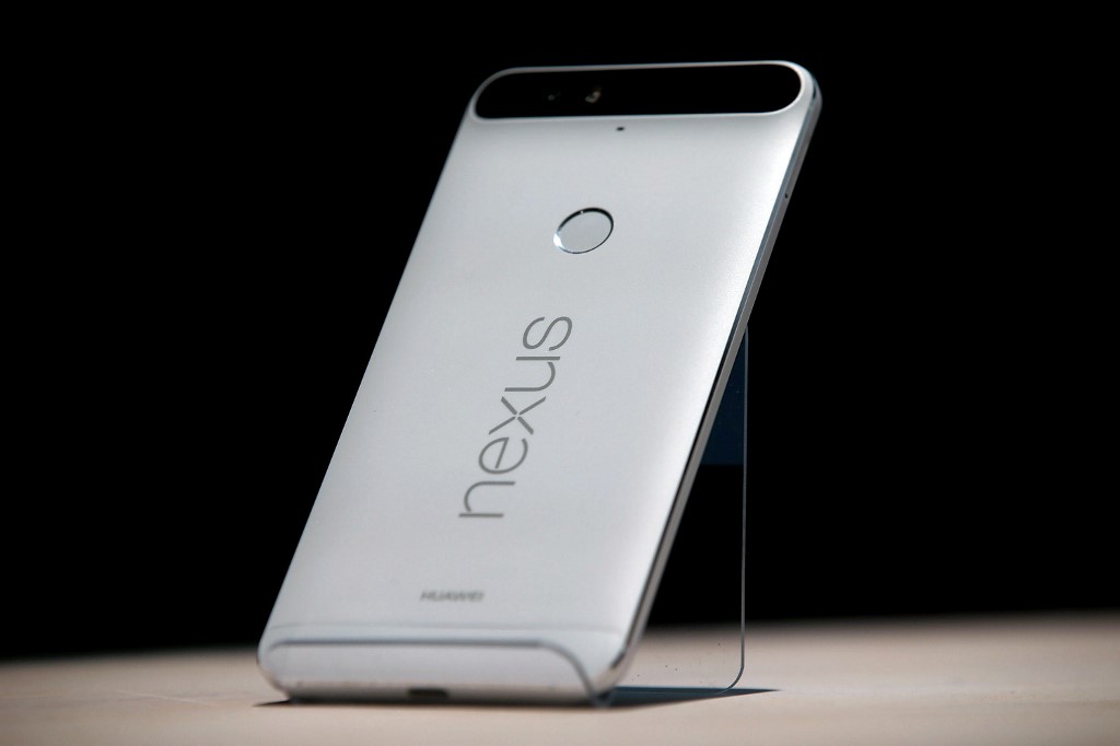Prije Googleovih Pixela, postojali su Google Nexus mobiteli. Za Nexus liniju mobitela, Google je sklapao partnerstva s većim proizvođačima Android mobitela, pa su tako Nexus modele proizvodili HTC, Samsung, LG i Huawei. Svima je zajedničko bilo da je Google za njih radio posebnu "neokaljanu" verziju Androida, koja je među prvima dobivala nadogradnje na novu verziju Androida. No, 2016., Google je kod proizvodnje mobitela i softvera preuzimao sve veću ulogu, pa su u rujnu 2017. kupili HTC-ov tim koji je za njih razvijao prvi Pixel.