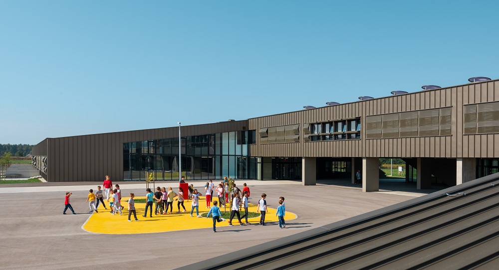 Škola je 2019. godine osvojila nagradu Viktor Kovačić Udruženja hrvatskih arhitekata za najbolje arhitektonsko ostvarenje godine. 