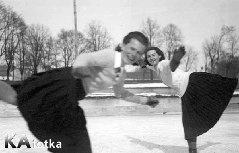 U Karlovcu su se ljudi dosta rano počeli baviti i umjetničkim klizanjem. Ovo je fotka iz 1938. godine.