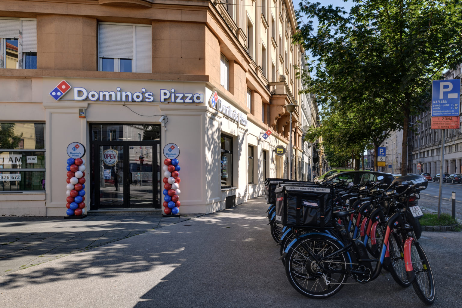 Krajem srpnja otvoren je i Domino's, slavni američki lanac pizzerija. 