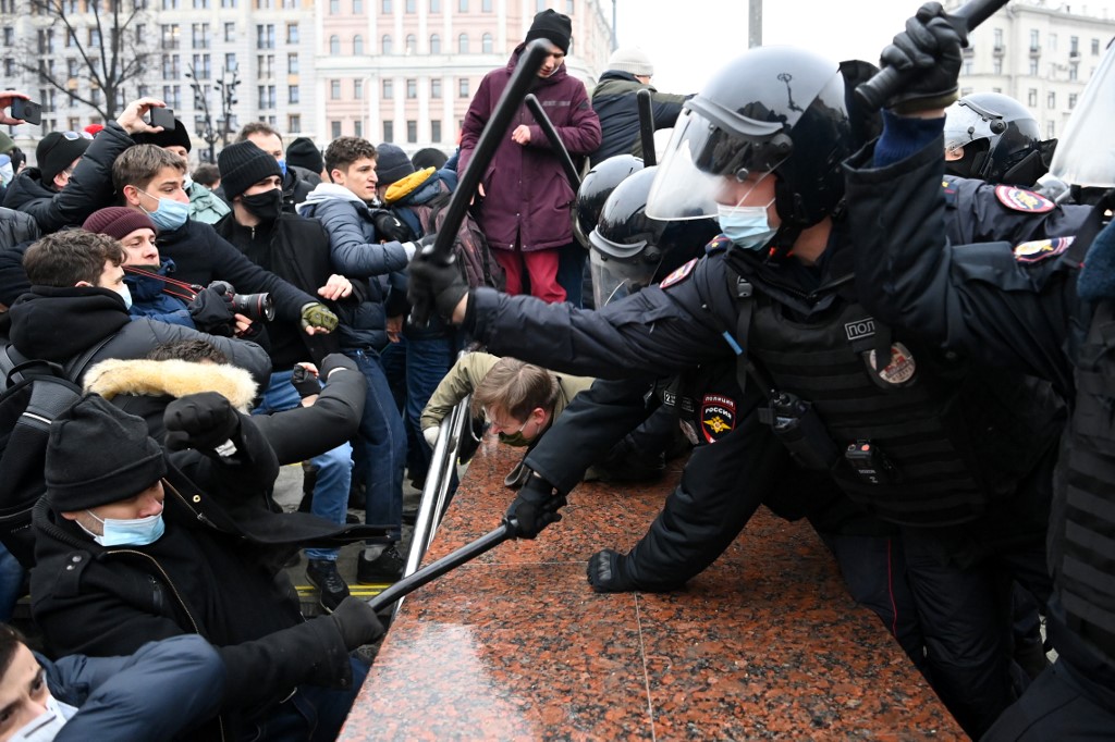 Prema procjeni Reutersa, na prosvjedu u Moskvi se okupilo najmanje 40.000 ljudi. Na neodobrenim prosvjedima diljem zemlje policija je, prema pisanju CNN-a, privela 1900 ljudi. Među uhićenima je i Navaljnijeva supruga Julija te njegov suradnik odvjetnik Ljubov Sobol.