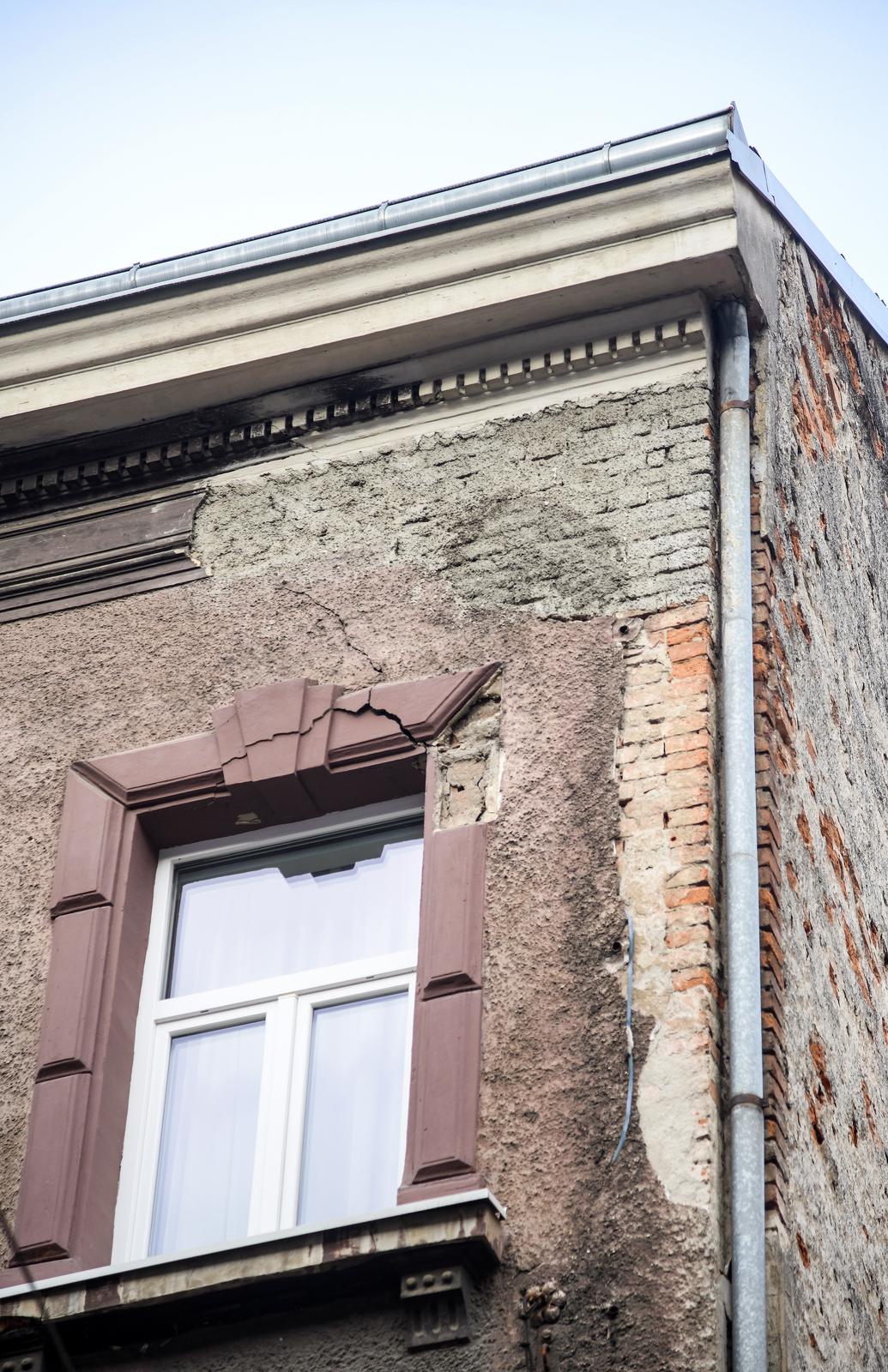 Podsjetimo, veliki potres s 5,5 stupnjeva po Richteru Zagreb je pogodio 22. ožujka 2020. i otada se stalno govori o obnovi oštećenih zgrada, međutim ništa se značajno nije pokrenulo.:(Foto: Josip Regovic/PIXSELL)