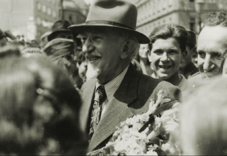 Dolazak Vladimira Nazora u Zagreb, 16. svibnja 1945. godine
