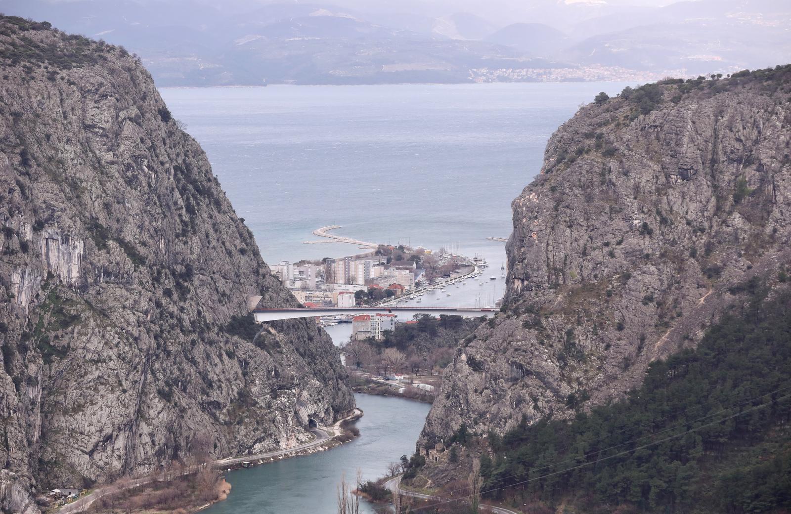 Hrvatske ceste su još u siječnju priznale da dijelovi mosta, koji su tada bili udaljeni metrima, nisu na istoj visini. Foto: Ivo Cagalj/PIXSELL