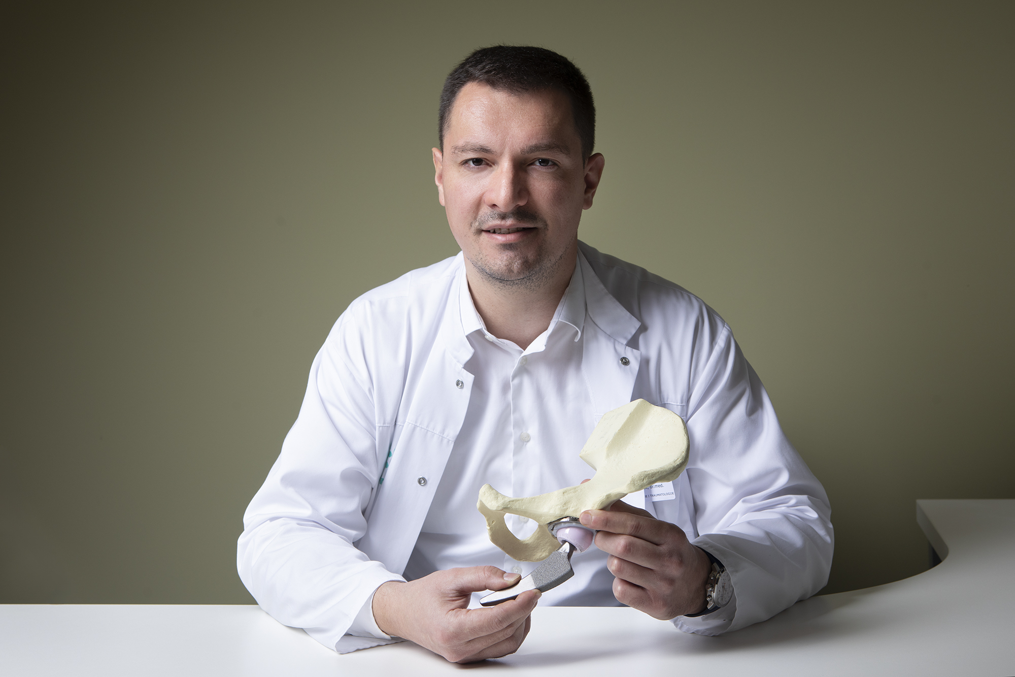 Akromion Tomislav Tabak, dr. med. specijalist ortopedije i traumatologije operacija ugradnja kuka
