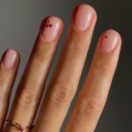 Micro detalji su novi trend među manikurama koji je i jako nosiv i jako efektan