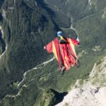 Stravična smrt u Sloveniji. Brazilski ovisnik o adrenalinu udario u vrh planine leteći u posebnom odijelu s krilima