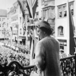 U Buckinghamsku palaču stiže najveća izložba o modnom stilu kraljice Elizabete II.