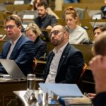 Kaos u Skupštini oko zabrane ZDS-a. Herman Tomaševiću: ‘Meni se čini kako ste vi najveći fan Thompsona’