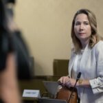 Selak Raspudić osudila maskirane huligane, ali i izložbu o Medakoviću, traži ispriku gradonačelnika