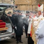 Stepinčevi ostaci vraćeni u zagrebačku katedralu, Kutleša pozvao da društvo uredimo po modelu Isusa, Marije i Josipa