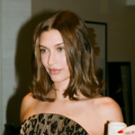 Puštate bob i ne znate što s kosom u onoj neugodnoj fazi rasta? Možda već nosite novu trendi frizuru