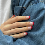 Proljetni makeover francuske manikure: Omiljeni klasik u boji, uzorcima i s neočekivanim detaljima