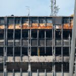 Izgorjeli Vjesnik unatoč orkanskom vjetru i potresu još stoji. Bačić: ‘Stabilan je zbog Vlade’