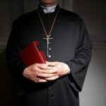 Kaznena prijava protiv moćnog ličkog svećenika. Policija ga tereti da je pet godina napastovao maloljetnika