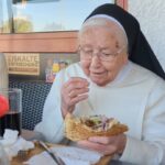 Video. Časna sestra (92) iz Njemačke postala viralni hit nakon ove snimke: ‘Doista uživam!’