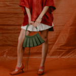 Lacoste je bolji no ikad, a o ovoj torbi inspiriranoj teniskom suknjom ne možemo prestati razmišljati