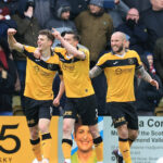 Ispadaju iz lige, a sportski direktor im je bio u zatvoru zbog droge. Međutim, Uskrs im je bio čaroban