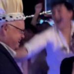 VIDEO Ravnatelj svladao napadača koji je krenuo pucati u školi. Učenici su mu ovako zahvalili