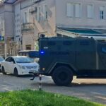 Foto. Slavonski Brod pod policijskom opsadom: na sud doveli osumnjičenog pripadnika zloglasnog klana