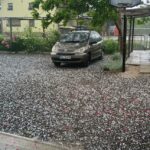Silovito nevrijeme poharalo Sloveniju: olujni vjetar nosio krovove i rušio stabla
