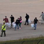 Evakuirani putnici s kruzera pogođenog hantavirusom: troje ima simptome, traže one koji su već otišli kući
