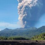 Najmanje troje planinara poginulo nakon erupcije vulkana u Indoneziji, traje potraga za nestalima