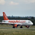 Drama na aerodromu u Prištini: policajci jedva obuzdali agresivnu putnicu koja je u avionu pokrenula masovnu tučnjavu