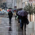 Nakon kratkog predaha stiže nova runda nevremena, očekujte jake pljuskove, grmljavinu i osjetan pad temperature