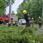 U oluji koja je protutnjala Zagrebom ozlijeđene tri osobe: ‘Usred svega toga smo imali i jedan dosta veliki požar’