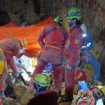 Mladom speleologu u Italiji kamen prikliještio nogu na dubini od 120 metara, spašavalo ga 50 ljudi