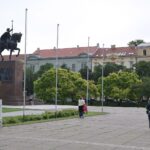 Foto. Zagrebački Tomislavac jutros osvanuo bez LGBT zastava, ne zna se tko ih je uklonio