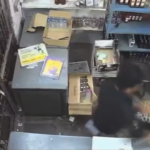 Video. Indijac jedva izbjegao smrt, kamera snimila kako ga je leopard zaskočio u diskontu pića