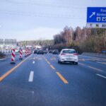 Kaos na njemačkoj autocesti. Prevrnula se prikolica s konjima, na nju naletio kamper pa se zabio u hrpu drugih vozila
