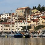 Opatijska bogatašica umrla u domu za starije, njegovateljica joj pokušala ukrasti vilu lažiranjem oporuke