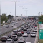 Tisuće auta zaglavile na cestama prema Zagrebu. Kolone se protežu kilometrima, HAK objavio gdje je najgore