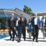 Plenković bjesnio pored bazena u Daruvarskim toplicama jer mu ne zahvaljujemo dovoljno kao spasitelju od skupog goriva