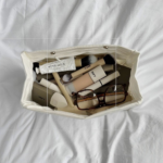 Od Clarinsa do Rare Beautyja, ovo je 7 najboljih novih pudera za koje trebate znati
