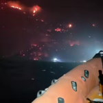 Ovako je vatreni pakao kod Omiša izgledao s mora. HGSS objavio snimku nastalu usred dramatičnog spašavanja