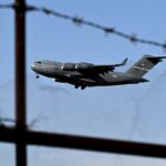 Američki vojni avion sletio u Moskvu. Mediji otkrili koji je moćnik bio u njemu