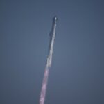 SpaceX pokušava vratiti raketu s izoliranog otoka u Indijskom oceanu nakon što je neočekivano ostala čitava