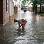 Najsnažniji tajfun ove godine pogodio Kinu. Šangaj pod vodom, otkazano gotovo tisuću letova