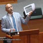 Zekanović napao Milanovića: ‘Zašto nije u Saboru? Čuo sam da upravo otvara pivo u plićaku na Hvaru’