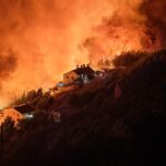 Video/foto. Stravični prizori iz Dalmacije, vatra prijeti kućama, buktinja kod Omiša zatvorila cestu