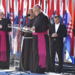 Vojni ordinarij na misi za domovinu u Kninu: ‘Oprostiti ne znači zaboraviti, današnje su oluje često tihe’