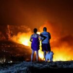Jutros stigle nove fotografije iz noći kad je gorio Omiš. Prizori vatrenog inferna su nadrealni