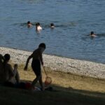Na Jarunu voda odlična, plaže gotovo prazne. Rijetki kupači ne razumiju zašto Zagrepčani ne dolaze češće