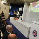 Foto. Hajduk održao komemoraciju za Ivana Gudelja. Stigle su brojne legende, ali i Marijan Kustić i Jakobušić